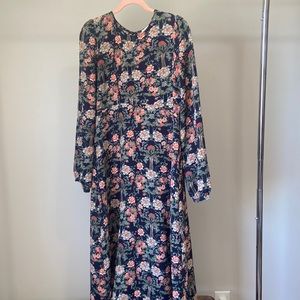 Midi Length Dress Esley Brand, Size Large
